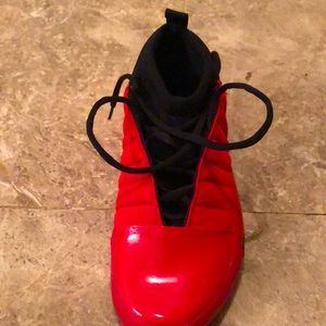 These are the James Harden Vol 7 red and black size 11.5 rating 9/10